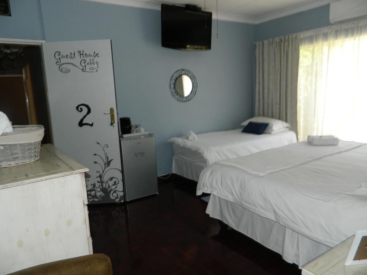 Guest House Gabby Klerksdorp Buitenkant foto