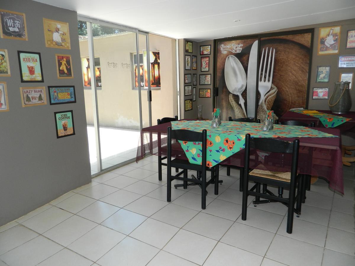 Guest House Gabby Klerksdorp Buitenkant foto