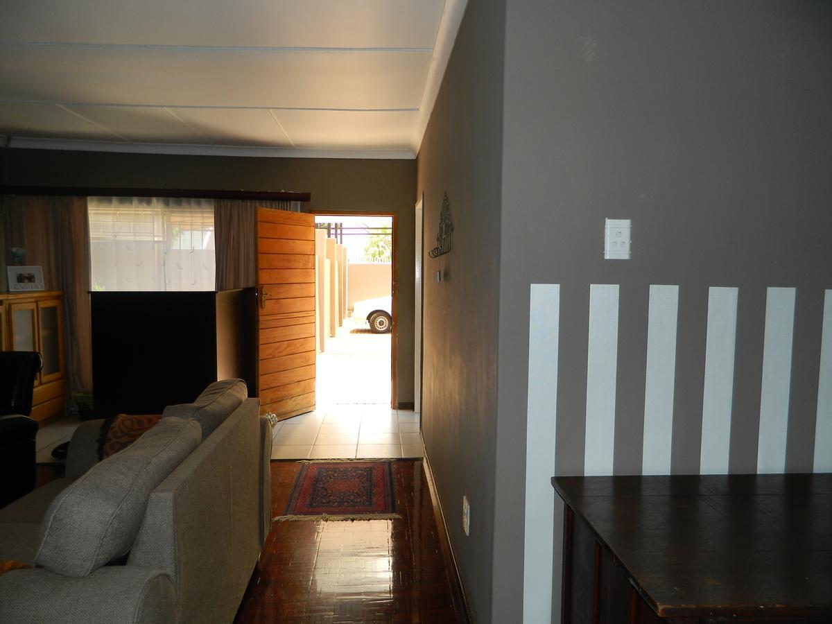 Guest House Gabby Klerksdorp Buitenkant foto